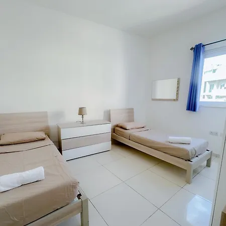 Pansiyon Lovely Next To St Julians *