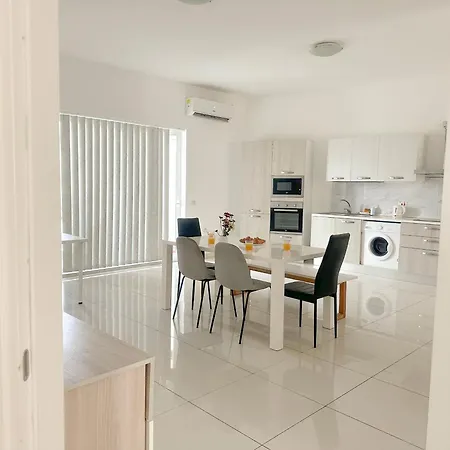 Lovely Next To St Julians * Is-Swieqi